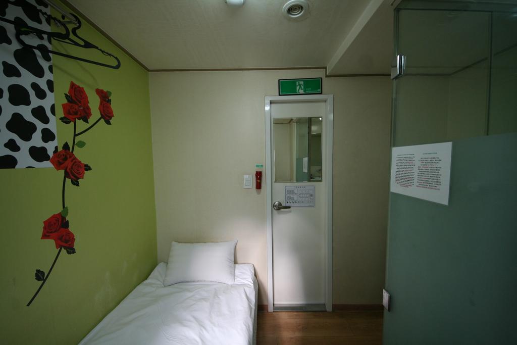 Guesthouse Myeongdong Seul Oda fotoğraf