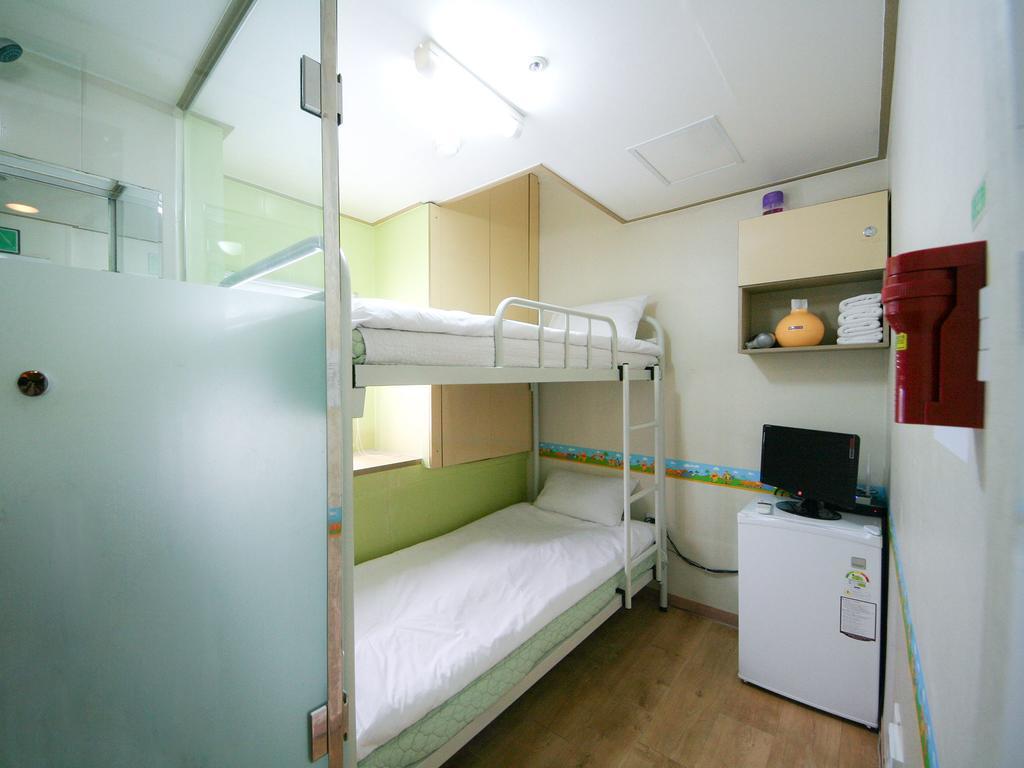 Guesthouse Myeongdong Seul Oda fotoğraf
